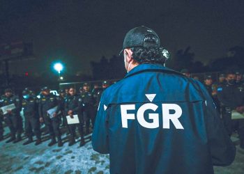 Giran órdenes de captura contra exministro Gerson Martínez y otros exfuncionarios del FMLN por caso Sitramss