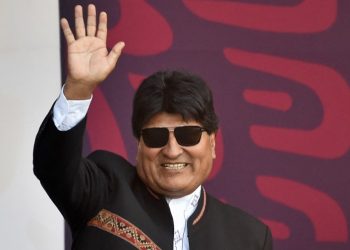 Perú prohíbe ingreso a expresidente boliviano Evo Morales, mientras prosiguen protestas