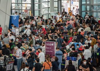 Miles de personas varadas en aeropuertos de Filipinas por problema técnico