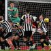 Arsenal y Newcastle se neutralizan; Manchester United sigue en racha