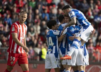 Real Sociedad y Betis ganan fuera de casa en la carrera por la Champions