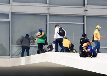 Bolsonaristas invaden el palacio presidencial y la Corte Suprema de Brasil