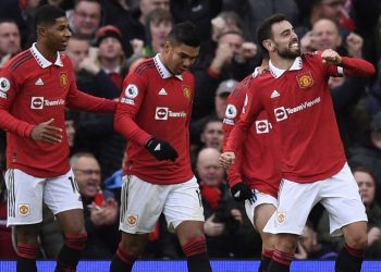 El Manchester United impone su ley con una remontada ante el City