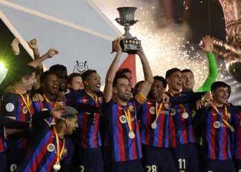 Barcelona gana la Supercopa de España goleando al Real Madrid