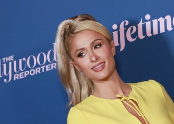 Paris Hilton anuncia nacimiento de su primer bebé