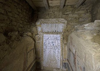 FOTOS: Egipto descubre cuatro tumbas de faraones y una momia