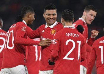 Manchester United y Tottenham pasan a octavos en FA Cup