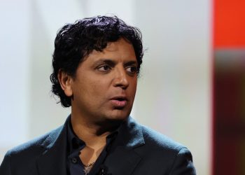 Hollywood se ha vuelto «totalmente disfuncional», asegura M. Night Shyamalan