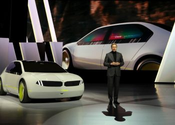 Presentan prototipo de auto que cambia de colores a pedido