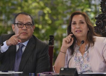 Fiscalía de Perú abre investigación contra presidenta Dina Boluarte por «genocidio» en protestas