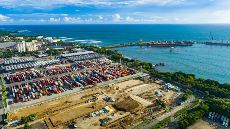 Los trabajos realizados en la terminal marítima permitirán una extensión del área operativa a más de 91,000 metros cuadrados. / Foto: Diario El Salvador.