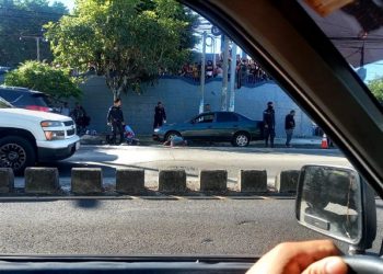 Tres motociclistas fueron arrollados entre la 19 Avenida Norte y la Alameda Juan Pablo II, San Salvador