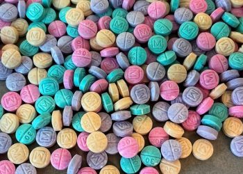 México confisca 20,000 pastillas de presunto fentanilo