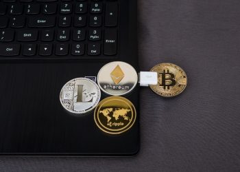 Aprueban ley de activos digitales, que allana el camino para bonos volcán