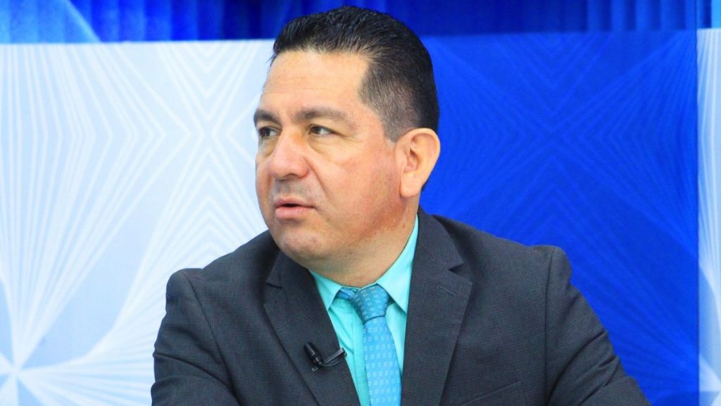 Presidente de Colegios Privados de El Salvador Javier Hernandez