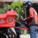 Repartidores de comida y proveedores de tiendas ingresan seguros a La Campanera y la Guayacán