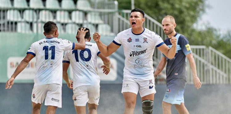 El jugador de la Selección de Fútbol Playa, recibió el alta para volver a los entrenos, pero aún no tiene aval para poder jugar. Foto/INDES