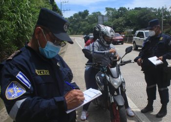 Motociclistas pagarán $150 en multas por infracciones de tránsito en El Salvador