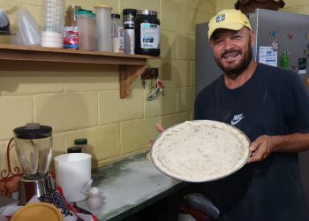 Exfutbolista, entrenador, docente y experto en elaborar pizzas en Chalchuapa