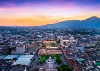Fisco cerró 2022 con $6,571 millones en ingresos tributarios en El Salvador