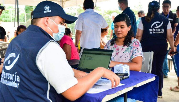 En 2022, más de 15,675 salvadoreños recuperaron su dinero mediante las gestiones de la Defensoría del Consumidor. / Foto: Diario El Salvador.