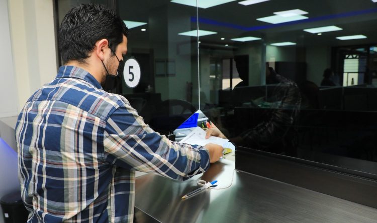 El Estado ha recibido más ingresos por impuestos y contribuciones durante 2022, producto del ataque a la evasión. Foto DES/ Sofía Mazariego.
