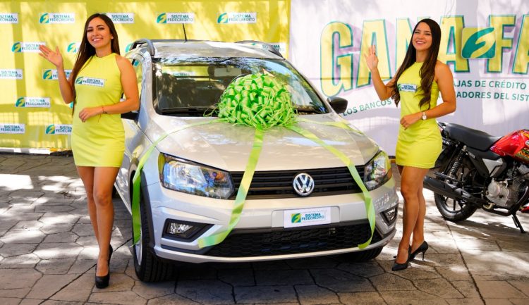 Cuatro pick up Volkswagen SAVEIRO, 25 motos Yamaha y premios en efectivo fueron entregados a los ganadores.