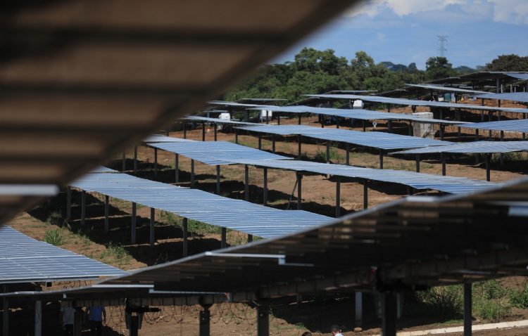 Empresarios extranjeros invirtieron el año pasado en proyectos energéticos.