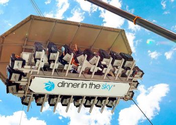 Dinner In The Sky ofrecerá una experiencia culinaria a 50 metros de altura en El Salvador