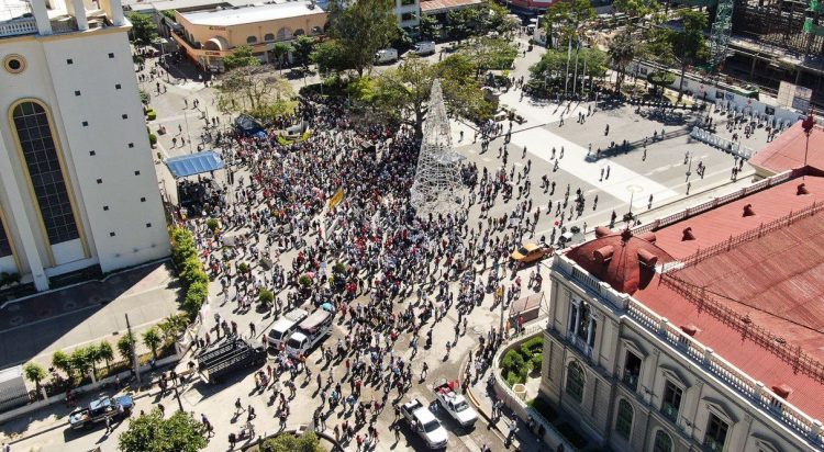 La alameda Juan Pablo II no lució abarrotada por el paso de los simpatizantes del FMLN mientras se dirigían al Centro
Histórico.