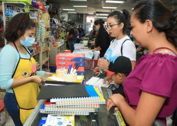 Defensoría del Consumidor publicó precios de 1,200 artículos escolares