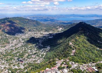 Analistas: reducción de municipios de El Salvador es necesaria