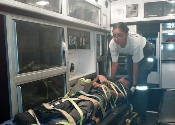 Rescatan a un joven del cerro Tecana de Santa Ana