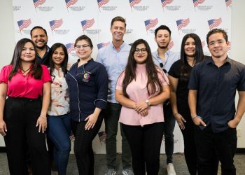 Emprendedores salvadoreños podrán aplicar a becas en Estados Unidos