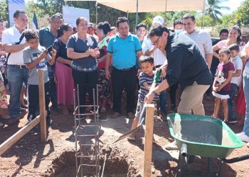 Gobierno inicia la reconstrucción de centro escolar ubicado en zona de Surf City 2 en Jucuarán, Usulután