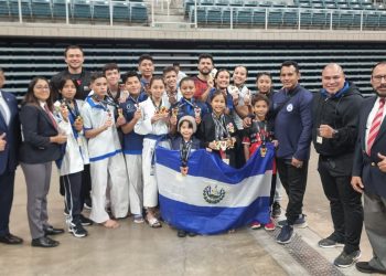 Karatecas con buena cosecha en «Copa Samurai» realizada en Houston