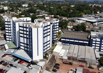 Maniobras audaces permitieron al Gobierno de El Salvador pagar $800 millones de deuda