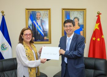 Embajador de China entregó a Gobierno sus credenciales