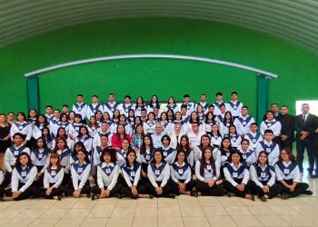 Fundación Gloria Kriete gradúa a jóvenes de Santa Ana en Programa Oportunidades
