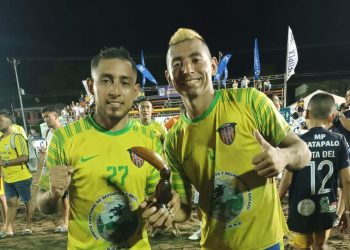 Frank y Jason Urbina llevaron al Maryzillian al título de la Beach Soccer International Cup de Costa Rica