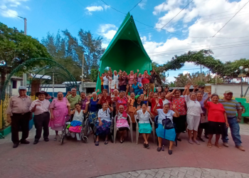 Adultos mayores de La Paz: «Nos sentimos felices en el grupo, olvidamos nuestras penas»