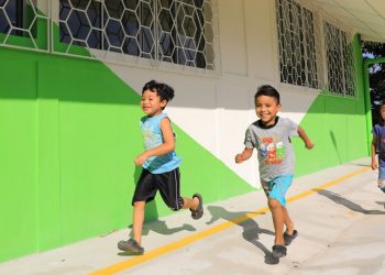 El Gobierno de El Salvador renueva escuelas y parvularias
