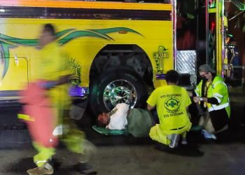 Busero de ruta 119 que manejaba en sentido contrario arrolla a hombre y le amputa pierna