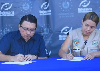 Defensoría y la Asociación de Seguridad Ciudadana de Mejicanos firman carta compromiso en beneficio de los consumidores