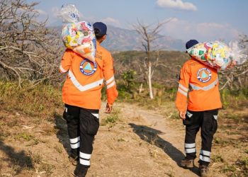 Gobernación entrega alimentos a afectados por los sismos en Ahuachapán