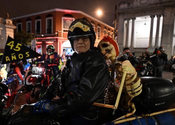 FOTOS | Motociclistas retoman peregrinación para venerar al Cristo Negro en Guatemala