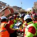 Muere mujer rescatada después de 100 horas bajo escombros tras sismo en Turquía