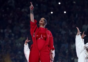 Así fue la presentación de Rihanna durante el medio tiempo del Super Bowl