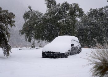 Fotos: Fuertes nevadas cubren el sur de California