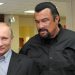 Putin condecora al actor norteamericano Steven Seagal